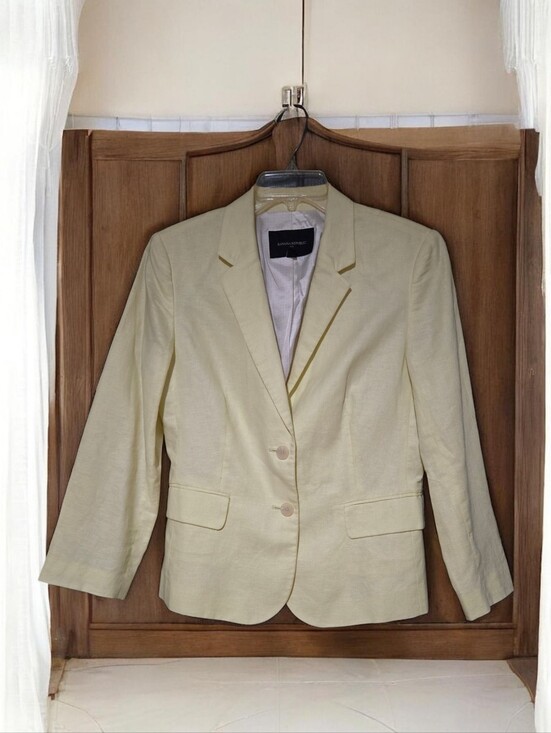 Banana Republic Jackets & Blazers - Banana Republic Pale Yellow Linen Blend Blazer Jacket Two-Button Size 10